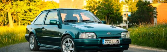 Оголошення дня. Фордовий ретро-райдер, що з'явився на сторінках журналу про автомобілі.