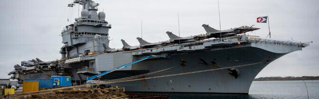 Vene droon lähenes Malmö sadamas Prantsuse lennukikandjale