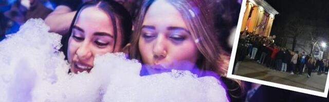 Після нічного свята Öölaulupeo у клубі Frat виникла замішана. Організатори заходу, зі сторони клубу, не відповідали стандартам студентських днів або клубу Frat.