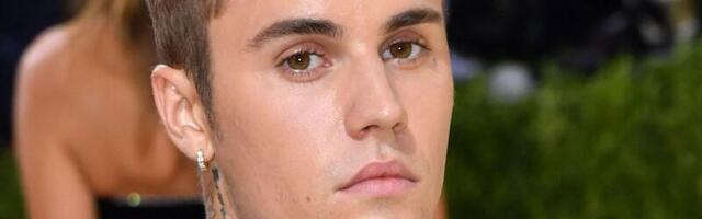 Джастін Бібер на небосхилі. Я не можу дочекатися знову побачити тебе на небі.