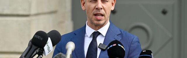 Magyar: kui president ja teised marionetid ise tagasi ei astu, kõrvaldatakse nad põhiseaduse muutmisega