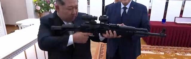 VIDEO | Põhja-Koread väisanud Lukašenka kinkis Kimile relva