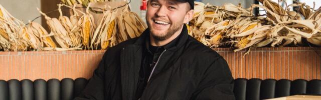 Tippkokk Orm Oja_ elaksin linnast väljas koos kümne lambaga