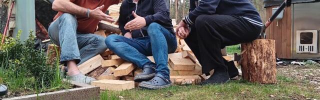 ФОТО | Привіт з пальмового острова! Йоекалда та Сееман полетіли в гості до селянського будинку Норманна