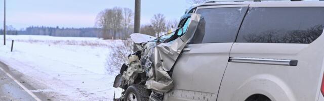 ILMATEADE | Jäävihm halvab liiklust ja põhjustab õnnetusi, teeolud on jätkuvalt ohtlikud!