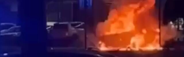 DELFI VOOG | Videod_ Harkivi toidupoe lähedal plahvatas auto