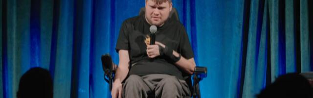 Ratastoolikoomik Janar Peterson paneb proovile kõhulihased ja tabud