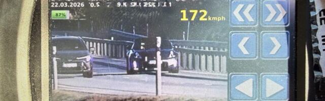 Politsei kontrollib tuleval nädalavahetusel suurendatud jõududega liiklusreeglitest kinnipidamist