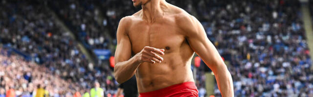 Ліверпуль став на шаг від перемоги у турнірі, Лестер впав.