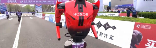 VIDEO: Hiinas jooksid humanoid robotid maratoni – võitja edestas inimese rekordit enam kui 6 minutiga