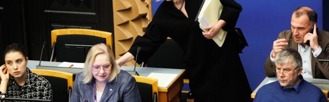 Tõnis Möldrilt saadikupuutumatuse äravõtmist mittetoetanud Annely Akkermann_ ka mina olen saatnud jõulukaarte