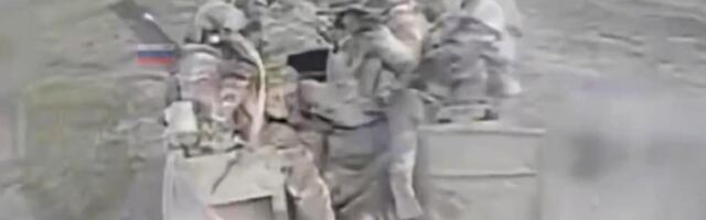 ВІДЕО | "За голову одного російського солдата дають 100 доларів." Експерт коментує відео, де один дрон збиває 10 російських солдатів.