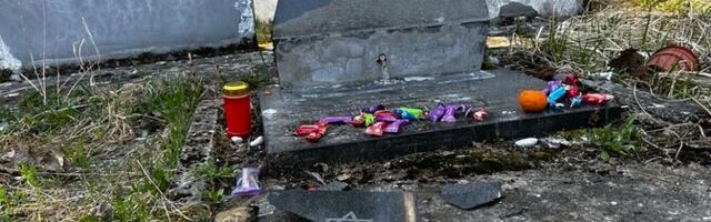 Pildid: Ida-Virumaal lõhuti Ereda holokausti ohvrite mälestusmärk