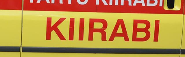 Elva vallas sõitis auto teelt välja, juht viidi haiglasse