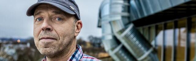 Вечірка Урмаса Ееро Лііві у пабі невеликого містечка раптово скінчилася: охоронець сказав, що я був в одязі, не відповідному для цього місця.