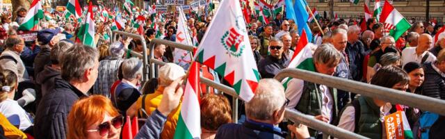 DELFI UNGARIS | Rahu või muutust? Riigipühal marssisid sajad tuhanded ungarlased üksteise vastu