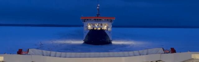 PILTUUDIS | Regula jäi jääpudrusse kinni