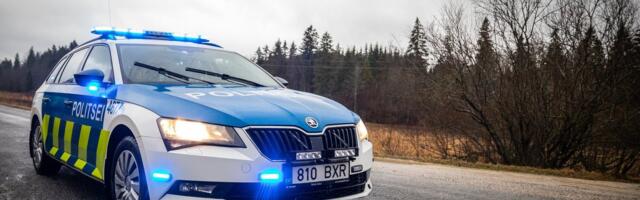 Päev liikluses_ kaks jalakäijat said autolt löögi, 81-aastane juht sõitis otsa pargitud autodele