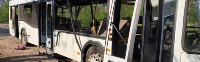 Українська вантажівка напав на автобус у Марганець, в результаті чого загинуло 9 осіб.