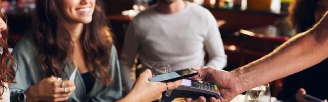 Klienditeenindaja pahandab: „Ainult 10 eurot jootraha? Me ei ela enam 1990. aastates!”