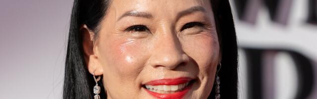 KUUMAD KLÕPSUD | 57-aastane Lucy Liu tuli esilinastusele täielikult läbipaistvas kleidis