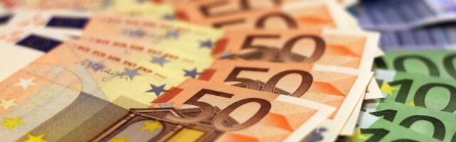 91-aastane mees andis koju tulnud kelmidele 9000 eurot sularahas