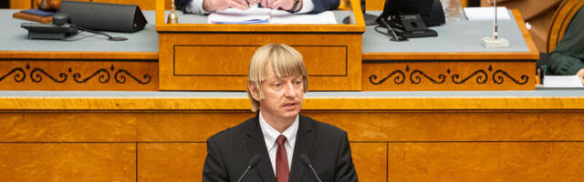 Rain Epler: енергетична політика уряду схожа на дії дурнів - ми тягнемо поліна на вершину гори, щоб подивитися, наскільки легко вони котяться вниз.