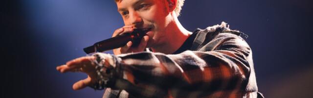 Музикант Карлос Укареда був досить підступний, спав разом з батьками у одному ліжку до сьомого року життя.