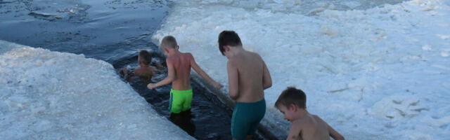 TALVISEL ENERGILISTE ELAMUSTE PEREPÄEVAL SINDIS TEKITAS ERILIST ELEVUST JÄISES VEES SUPLEMINE