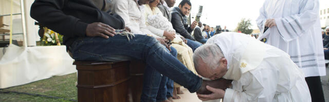 Покинувши трасу, папа Римський залишив у пам'яті більше матеріальних, ніж духовних справ.