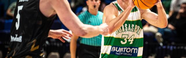 Artur Konontšuki koduklubi sai endale hispaanlasest peatreeneri