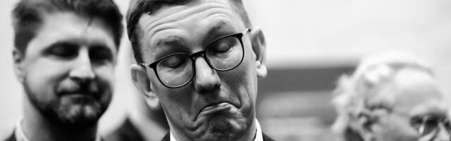 Колон⟩ Юрі Коцинеў: сидячи на сідницях, не боляче впасти