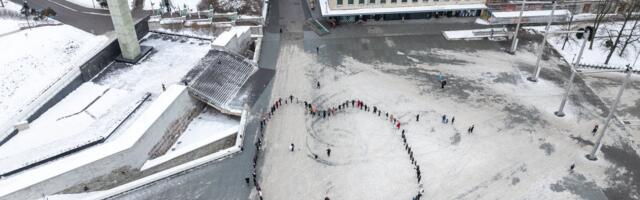 FOTOD JA VIDEO | Tallinnas ja Maardus moodustati hiigelsuuri südameid