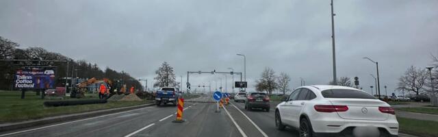 Таллінн штрафує будівельника за закриття Пірітського шосе в годину пік.