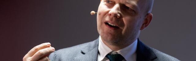 Tarmo Sild ohverdas äri nimel oma Porsche. “Hiljem ostsin ta tagasi”