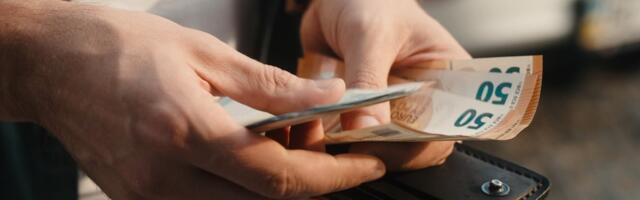 LUGEJA KÜSIB | Kas tööandjal on kohustus regulaarselt palka tõsta?