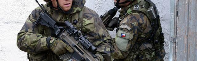 Чеські солдати масово покидають службу у страху від війни з Росією.