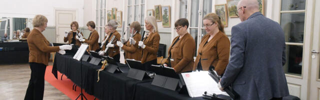 LEHTSE KÄSIKELLADE ANSAMBLI KILL-KÕLLADI KONTSERDIL JAGATI ROTIKÜLA ROTTE