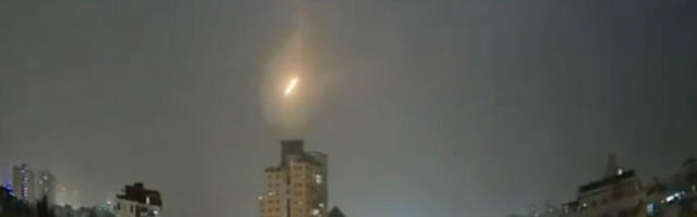 VIDEO: Iraani rakett lendab läbi Iisraeli õhukaitse