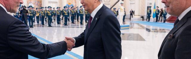 Alar Karis võttis Kasahstanis peetud kõnest Vene-kriitilised lõigud välja. Talle nõu andnud suursaadik vallandati