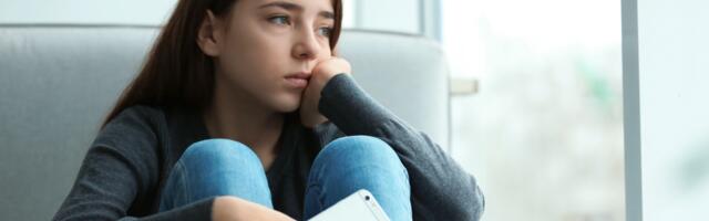 Uuring: rohkem kui pool Eesti inimestest tunneb end üksildasena, eriti haavatavad on noored täiskasvanud