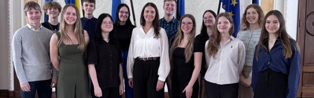 Valga valla noortevolikogu tutvus Riigikoguga