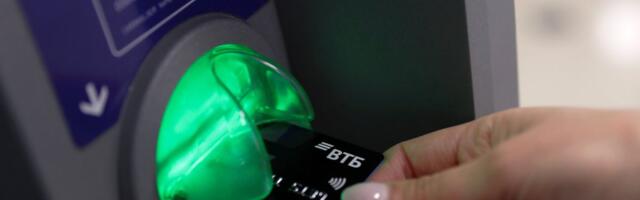 Venelased jäid suurpankade tõrke tõttu mitmeks tunniks rahata