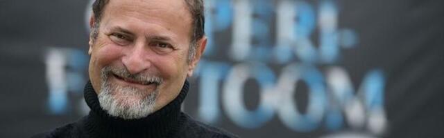 ДжОРДЖ МАЛВІУС | Повідомлення для духу Папи: нехай жінки нарешті отримають свою червону шапку!