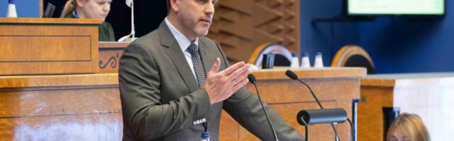 “Tõusma koidu aal sa ei pea, see jäägu meie hooleks…” Riik käriseb õmblustest