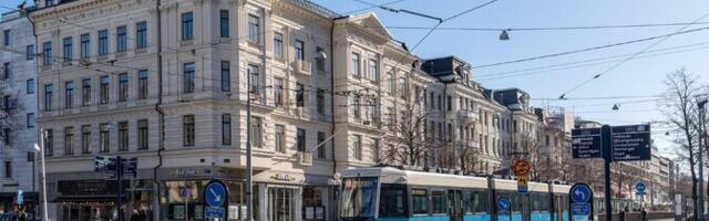 Rootsis sõitis tramm otsa esmakordselt liinil olnud isejuhtivale bussile