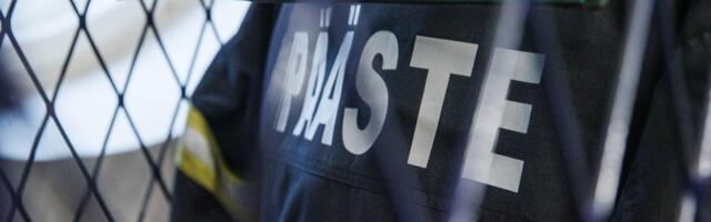 У місті Пярну на вулиці Ванапаргі загорілася промислова будівля.