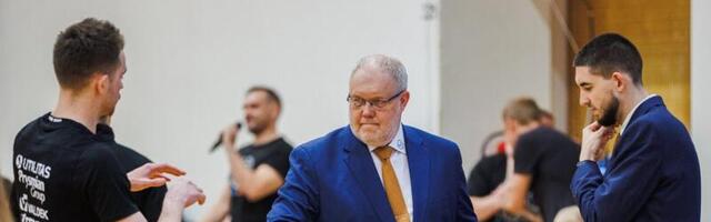 Десятигральне покарання та штраф у розмірі 10 000 євро. Федерація баскетболу наклала найжорсткіше покарання на Піпа Паава.