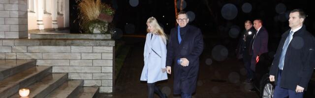 FOTOD | Ministrid saabusid presidendi juurde jõulueelsele õhtusöögile