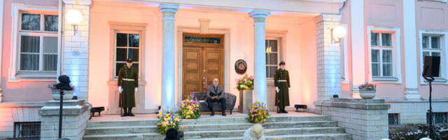 Otse emakeelepäeval kell 06.41: suur ettelugemine Kadriorus